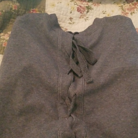 Sweatshirt - Picture 3 of 4